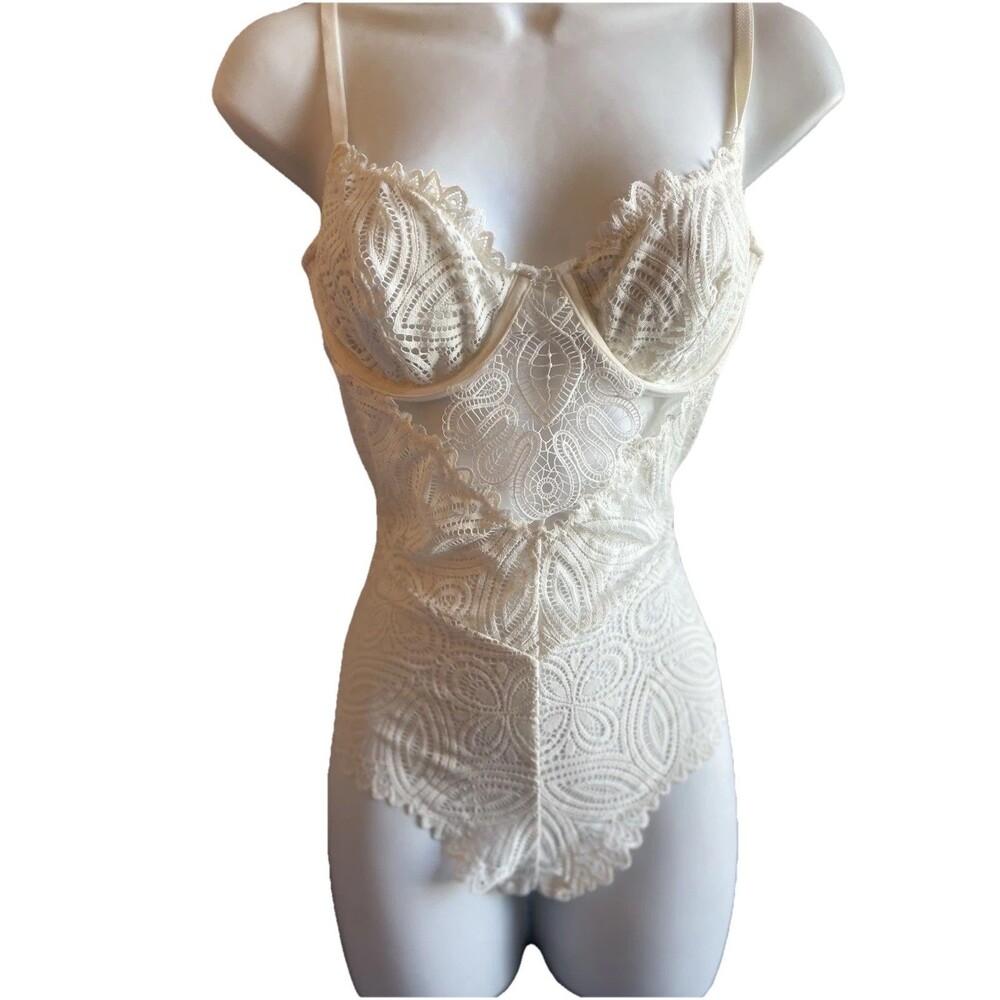 UNDIZ Embroidered Mesh Bodysuit Size L White